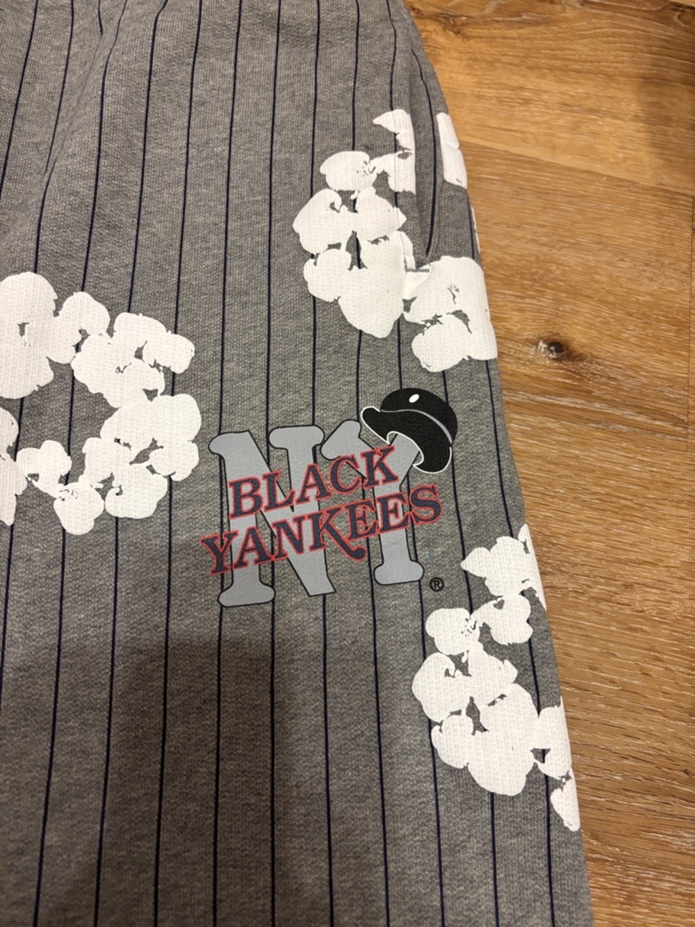 Denim Tears Black Yankee Sweatpants Size: Small NWT - Picture 3 of 6
